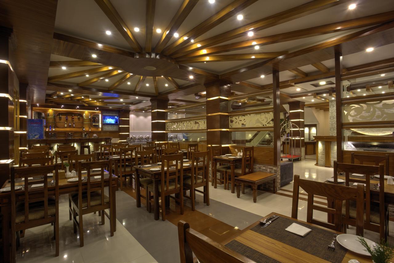 Hotel White Pearl Pokhara Exterior foto
