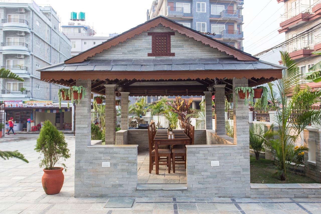 Hotel White Pearl Pokhara Exterior foto