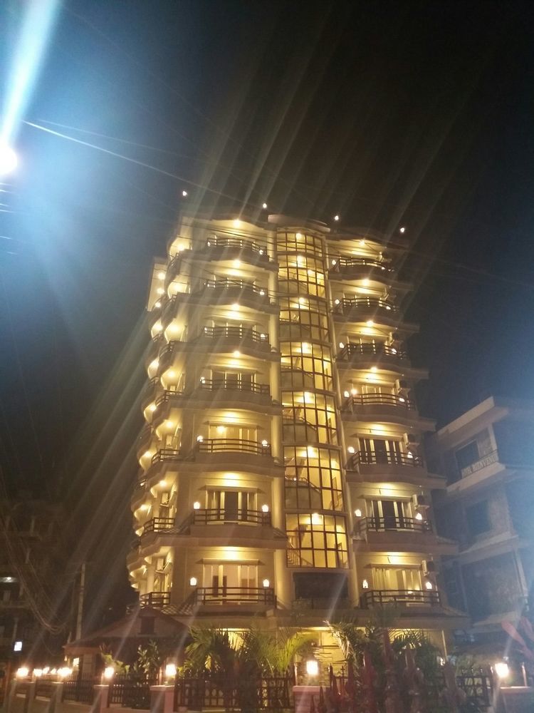Hotel White Pearl Pokhara Exterior foto