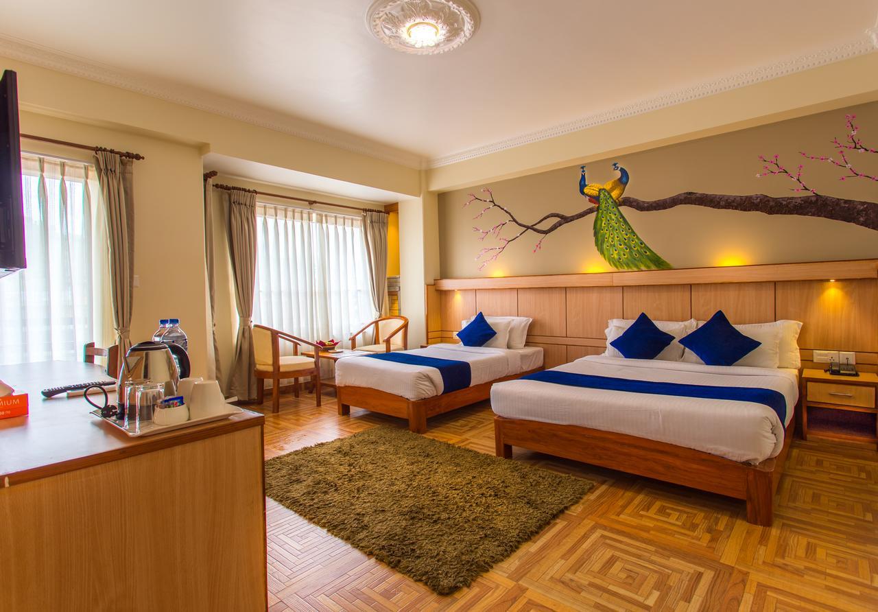 Hotel White Pearl Pokhara Exterior foto