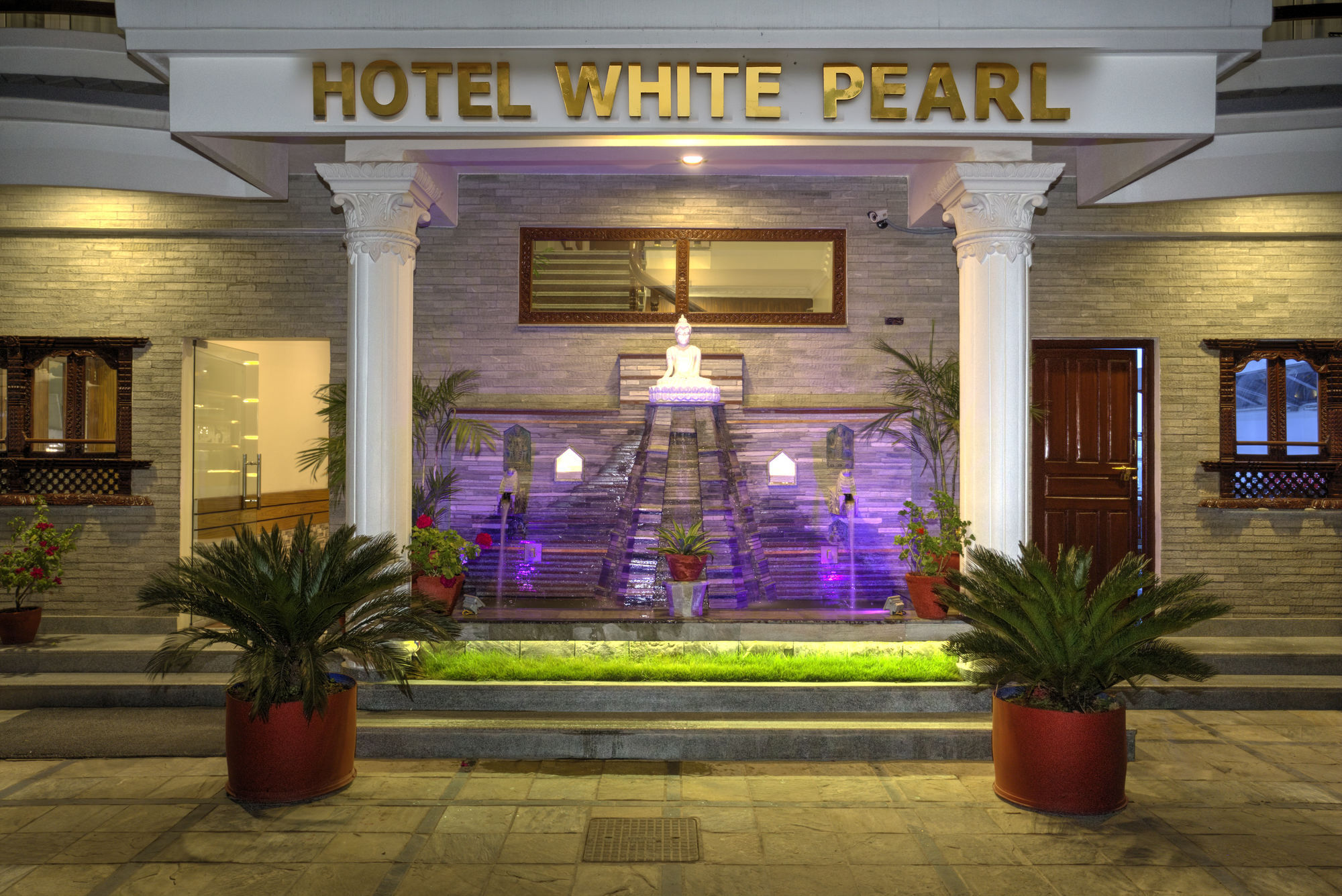 Hotel White Pearl Pokhara Exterior foto