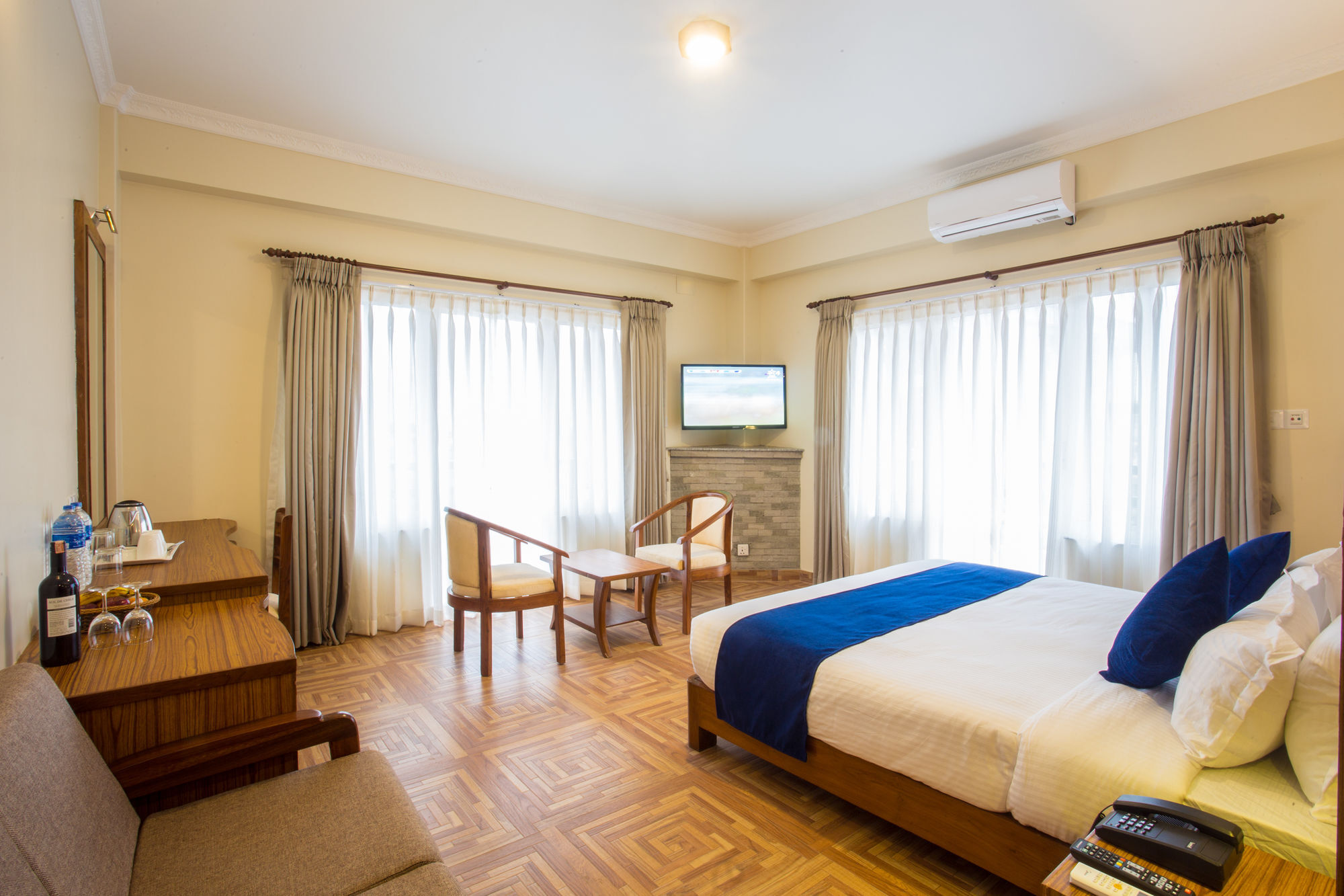 Hotel White Pearl Pokhara Exterior foto