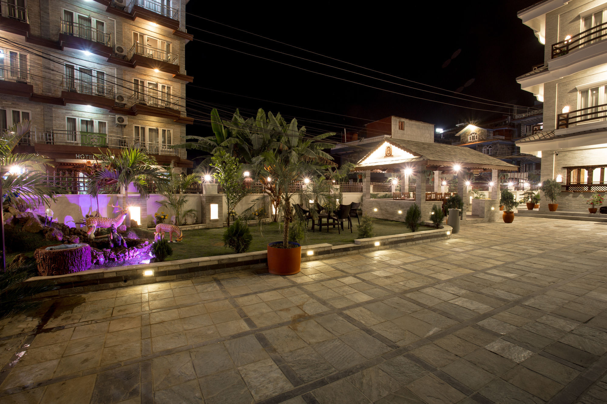 Hotel White Pearl Pokhara Exterior foto